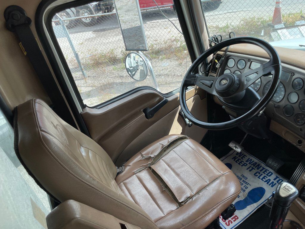 2003 MACK CV713 TRI-AXLE DUMP TRUCK - STOCK: 04976 2003 MACK CV713 TRI-AXLE DUMP TRUCK - STOCK: 04976
