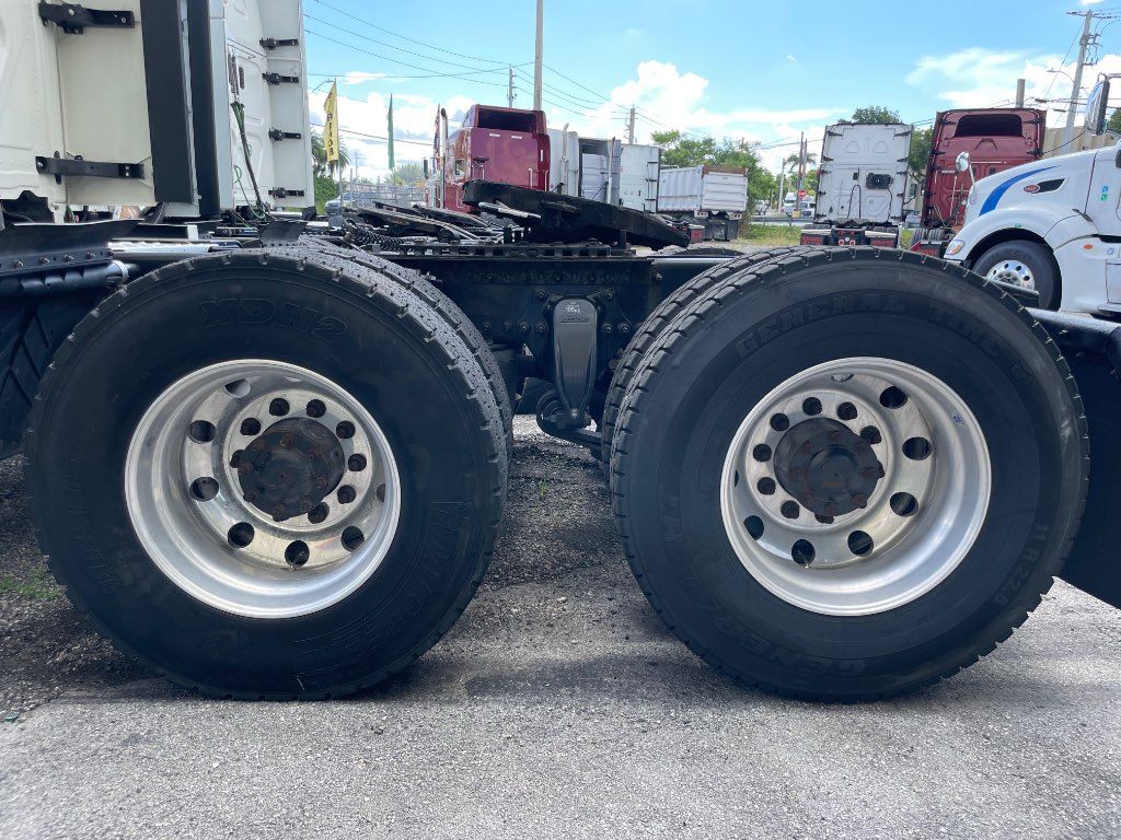 2017 FREIGHTLINER SLEEPER TRUCK, AUTOMATIC TRANSMISSION - STOCK: V2640 2017 FREIGHTLINER SLEEPER TRUCK, AUTOMATIC TRANSMISSION - STOCK: V2640