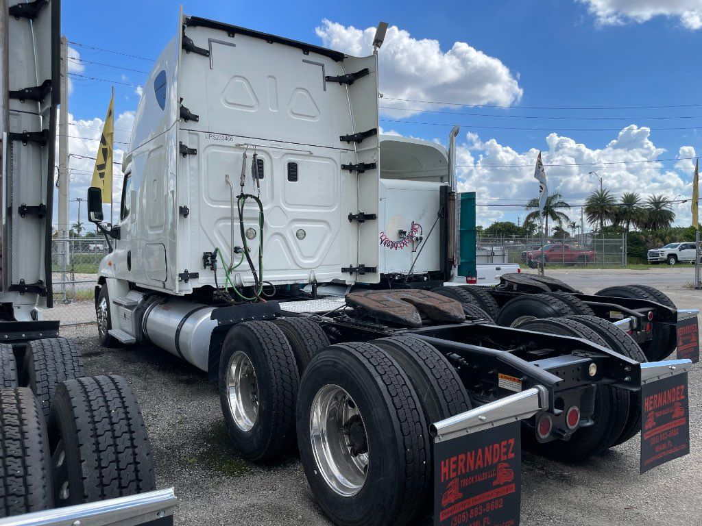 2015 FREIGHTLINER SLEEPER TRUCK, AUTOMATIC TRANSMISSION - STOCK: R5198 2015 FREIGHTLINER SLEEPER TRUCK, AUTOMATIC TRANSMISSION - STOCK: R5198