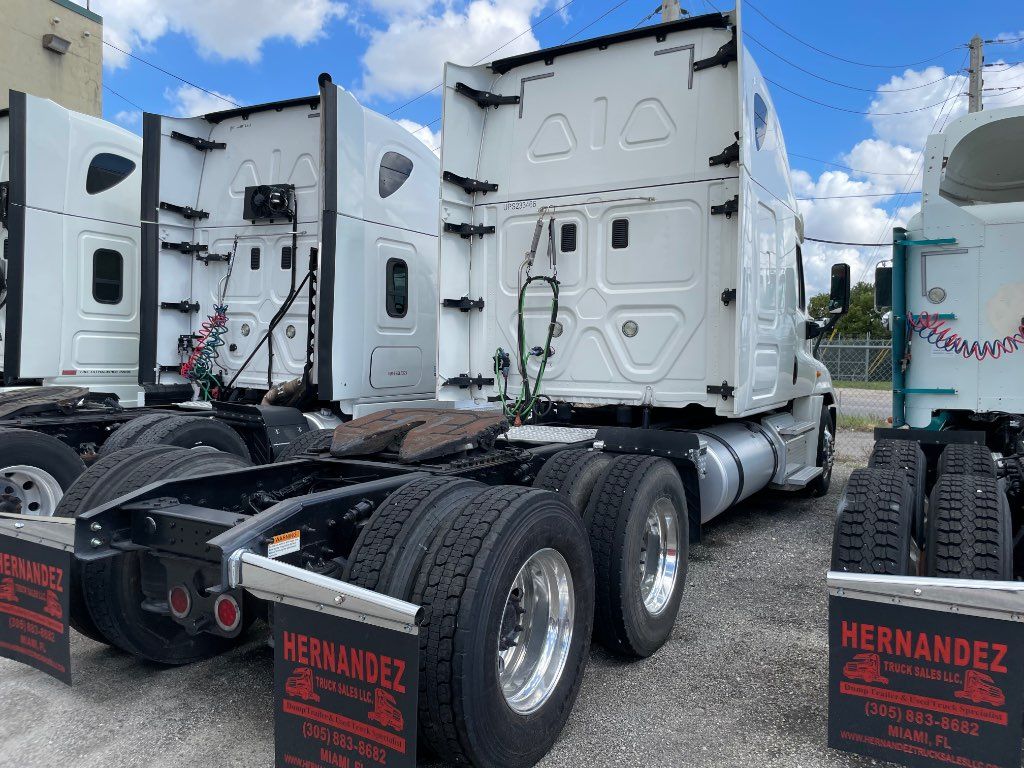 2015 FREIGHTLINER SLEEPER TRUCK, AUTOMATIC TRANSMISSION - STOCK: R5198 2015 FREIGHTLINER SLEEPER TRUCK, AUTOMATIC TRANSMISSION - STOCK: R5198