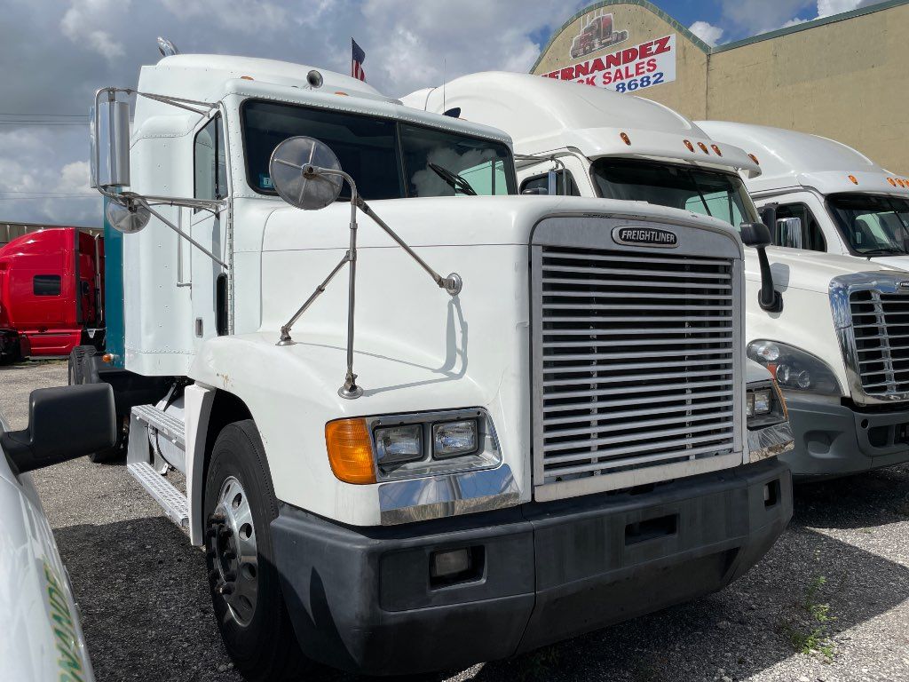 2000 FREIGHTLINER SLEEPER TRUCK, MERITOR 10 SPEED - STOCK: 75629 2000 FREIGHTLINER SLEEPER TRUCK, MERITOR 10 SPEED - STOCK: 75629