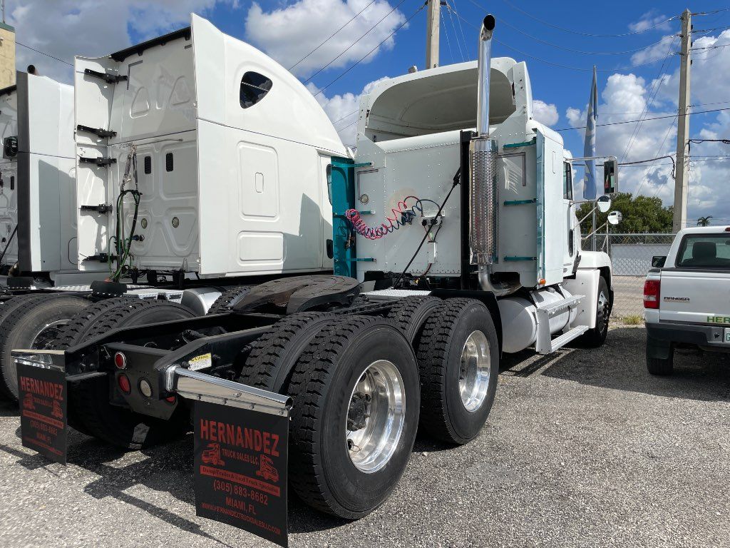 2000 FREIGHTLINER SLEEPER TRUCK, MERITOR 10 SPEED - STOCK: 75629 2000 FREIGHTLINER SLEEPER TRUCK, MERITOR 10 SPEED - STOCK: 75629