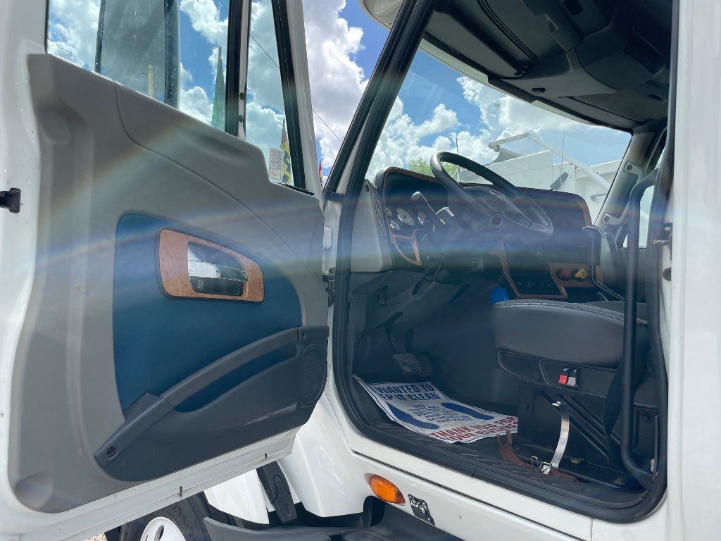 2016 INTERNATIONAL SLEEPER TRUCK, EATON FULLER 10 SPEED - STOCK: 30878 2016 INTERNATIONAL SLEEPER TRUCK, EATON FULLER 10 SPEED - STOCK: 30878
