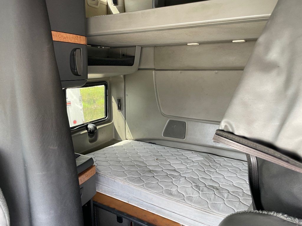 2016 INTERNATIONAL SLEEPER TRUCK, EATON FULLER 10 SPEED - STOCK: 30878 2016 INTERNATIONAL SLEEPER TRUCK, EATON FULLER 10 SPEED - STOCK: 30878