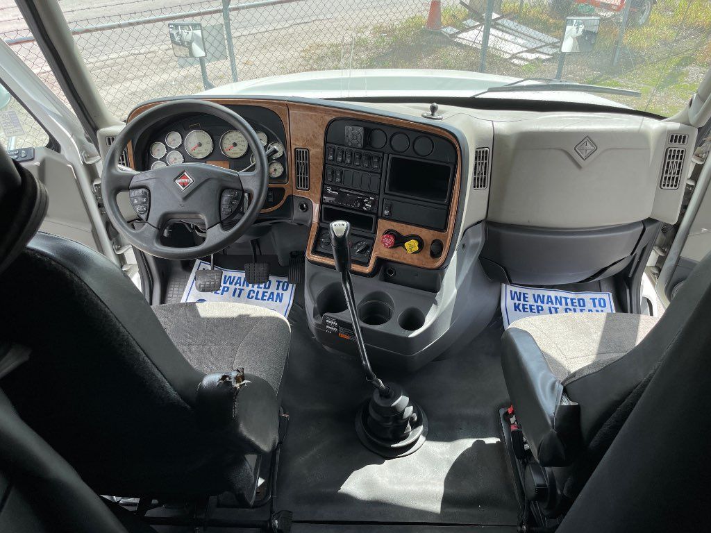 2016 INTERNATIONAL SLEEPER TRUCK, EATON FULLER 10 SPEED - STOCK: 30878 2016 INTERNATIONAL SLEEPER TRUCK, EATON FULLER 10 SPEED - STOCK: 30878