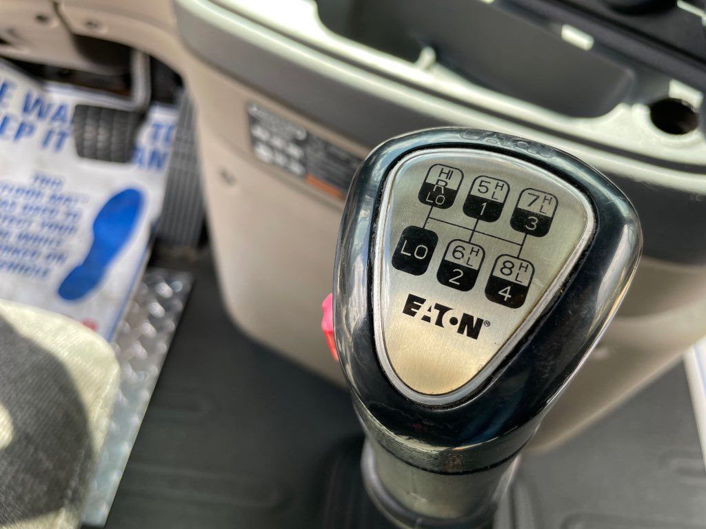 2015 FREIGHTLINER SLEEPER TRUCK, EATON FULLER 8LL SPEED - STOCK: E9296 2015 FREIGHTLINER SLEEPER TRUCK, EATON FULLER 8LL SPEED - STOCK: E9296