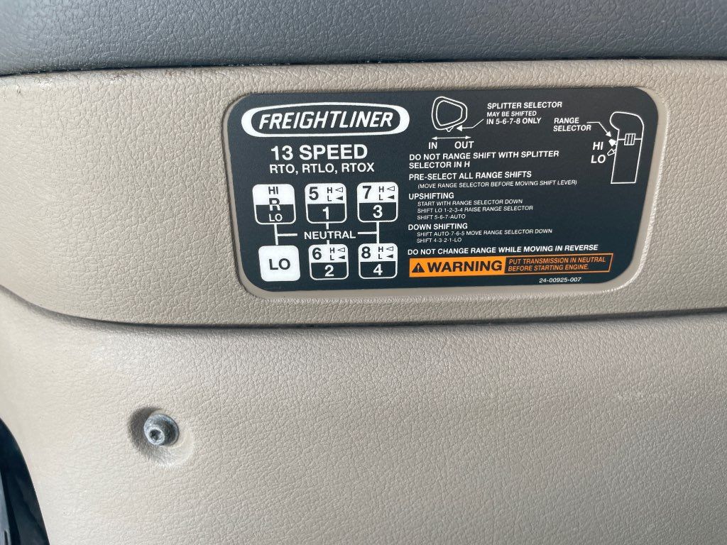 2015 FREIGHTLINER SLEEPER TRUCK, EATON FULLER 8LL SPEED - STOCK: E9296 2015 FREIGHTLINER SLEEPER TRUCK, EATON FULLER 8LL SPEED - STOCK: E9296