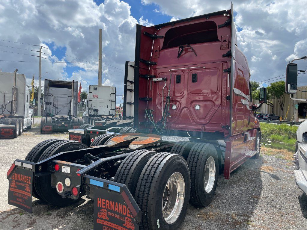 2016 FREIGHTLINER SLEEPER TRUCK, AUTOMATIC TRANSMISSION - STOCK: X3719 2016 FREIGHTLINER SLEEPER TRUCK, AUTOMATIC TRANSMISSION - STOCK: X3719