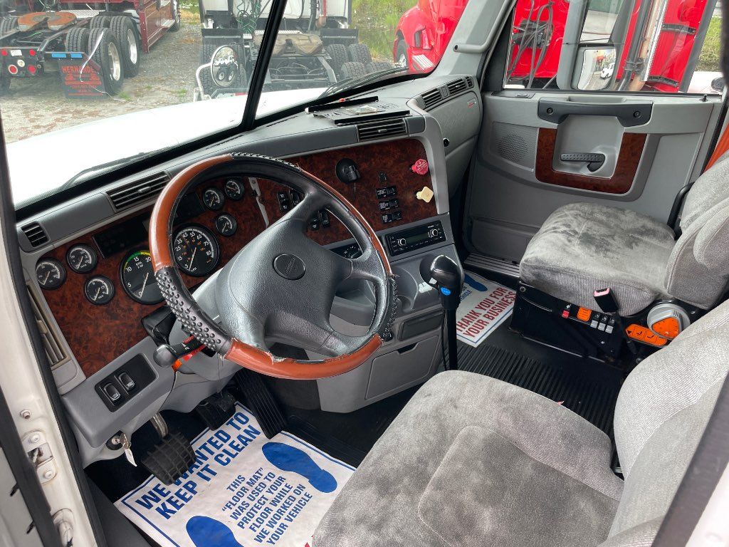 2012 FREIGHTLINER SLEEPER TRUCK, MANUAL TRANSMISSION - STOCK: T2166 2012 FREIGHTLINER SLEEPER TRUCK, MANUAL TRANSMISSION - STOCK: T2166