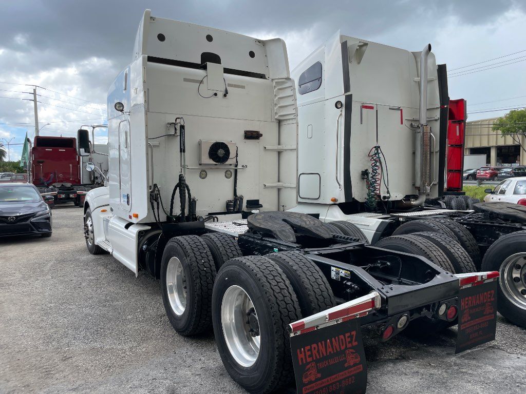 2011 PETERBILT SLEEPER TRUCK, EATON FULLER 10 SPEED REBULT ENGINE - STOCK: 31070 2011 PETERBILT SLEEPER TRUCK, EATON FULLER 10 SPEED REBULT ENGINE - STOCK: 31070