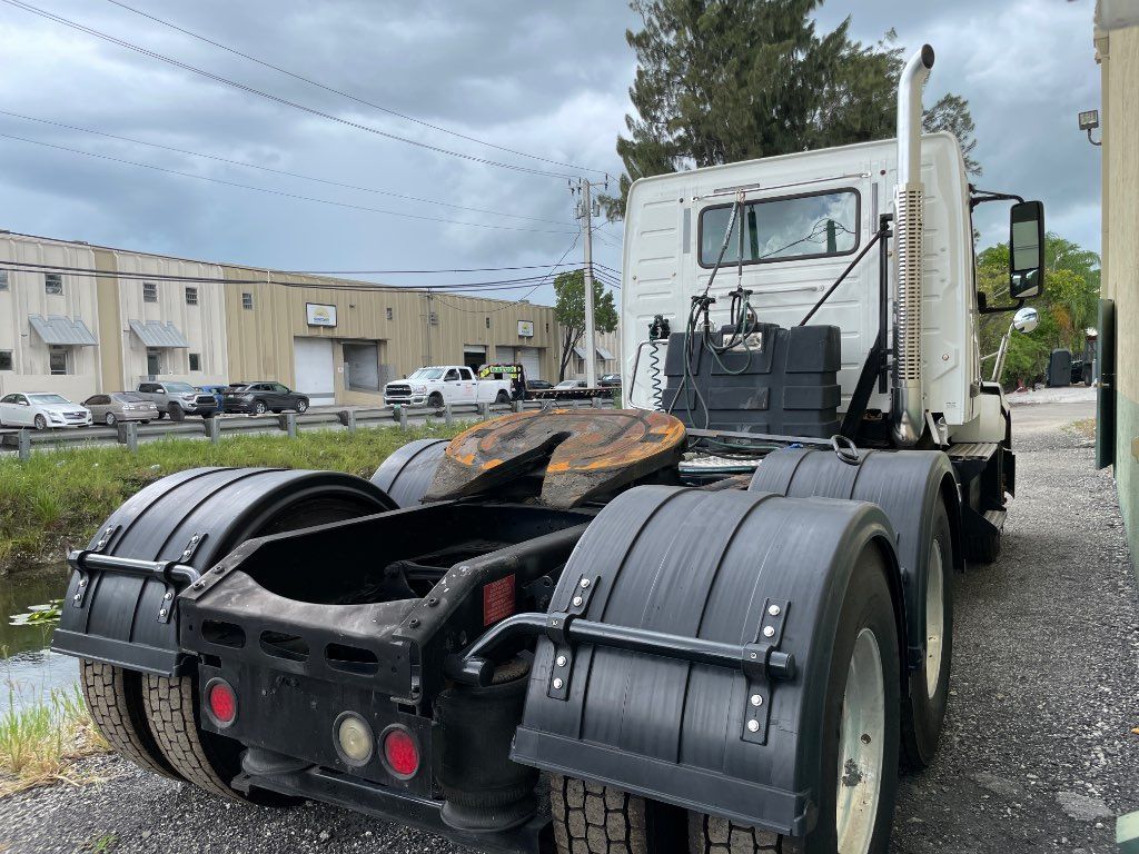 2011 VOLVO DAY CAB TRUCK, EATON FULLER TRANSMISSION - STOCK: 28232 2011 VOLVO DAY CAB TRUCK, EATON FULLER TRANSMISSION - STOCK: 28232